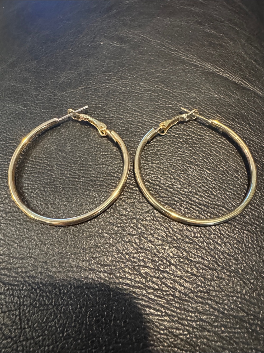 Classic Gold Colored Hoop Earrings - Timeless Women's Jewelry